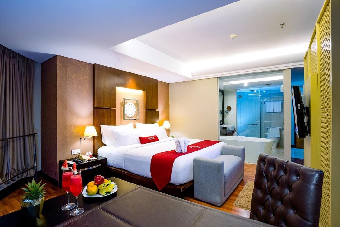 Emersia Hotel And Resort Bandar Lampung Exteriör bild